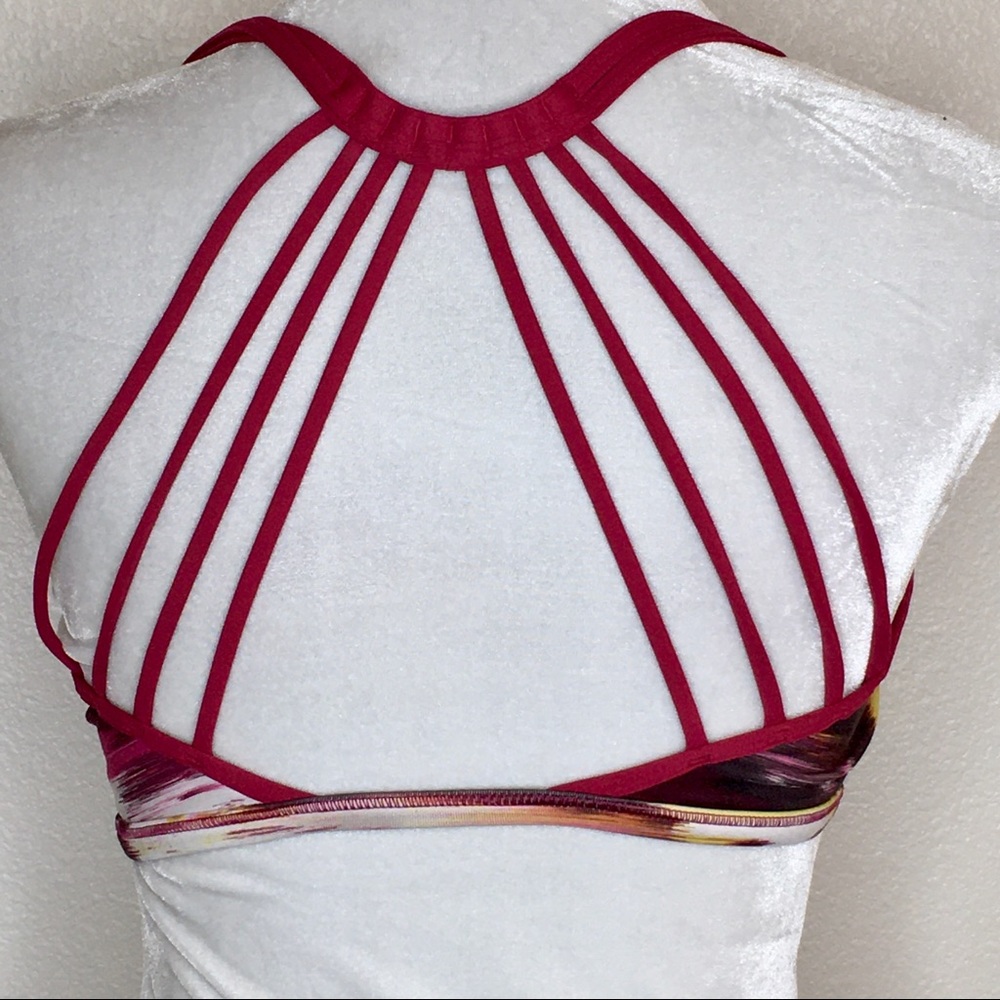💥LULULEMON “lighten Up" Sports Bra - Size 8 - Picture 11 of 15